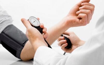 Hipertensão Arterial: sintomas, causas, riscos e tratamentos