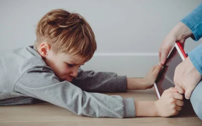 Uso de telas na infância: efeitos no desenvolvimento, riscos comportamentais, limites recomendados e como criar uma rotina saudável